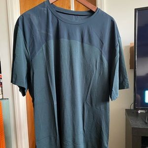 Lululemon training silverescent tee XL